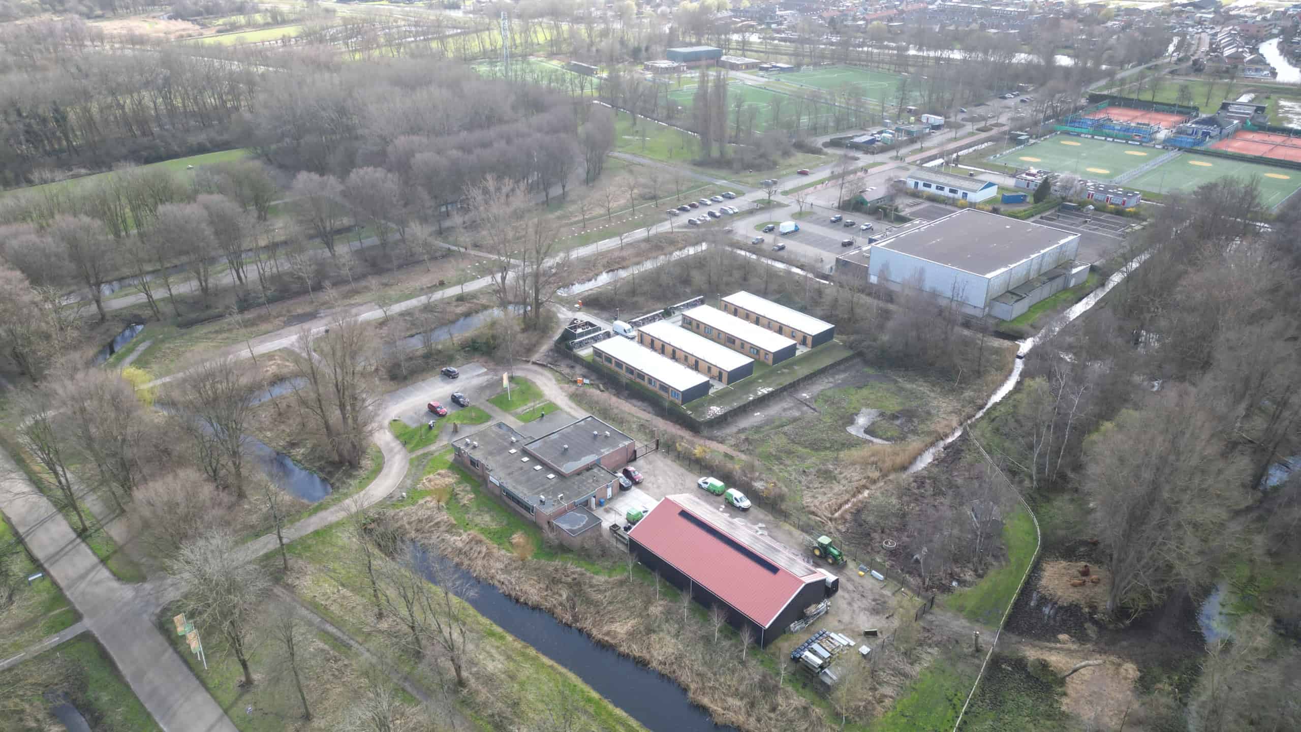 Luchtfoto van de tijdelijke huisvesting